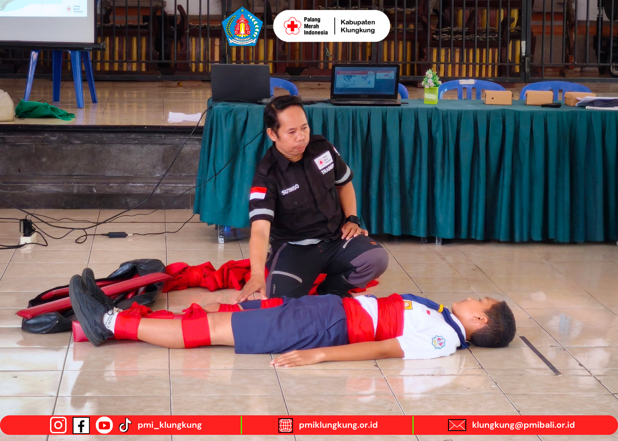 Semangat Kemanusiaan di Tengah Persami, PMR SMPN 2 Semarapura Belajar Pertolongan Pertama