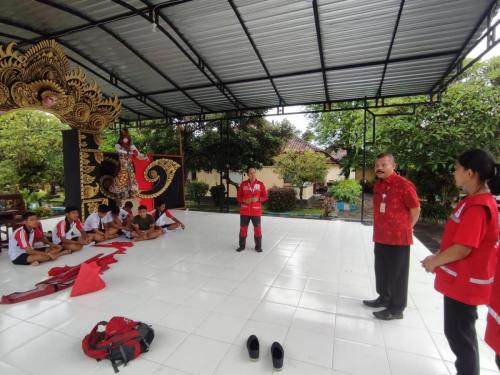 Pelatihan Pertolongan Pertama Anggota Pramuka Penggalang SMPN 3 Semarapura