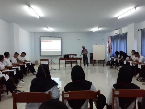 Menjadi Pemateri Kepalangmerahan