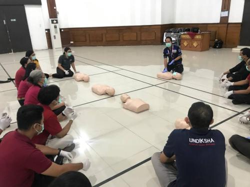 Menjadi Pelatih Pertolongan Pertama 