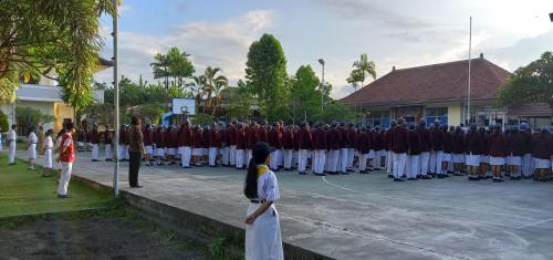 Petugas Kesehatan Upacara Bendera